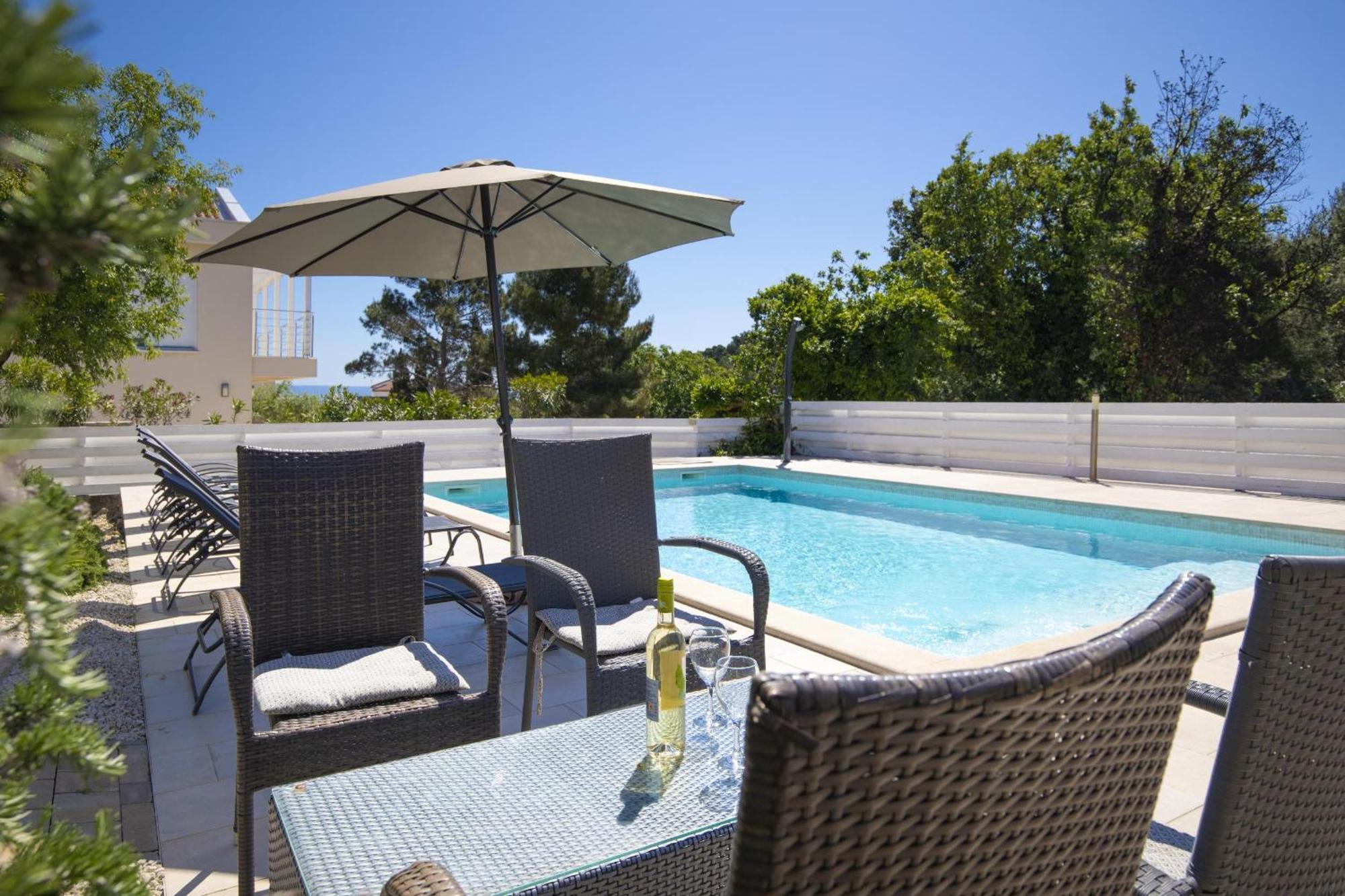 Villa Bella - Beautiful And Modern House With Pool, Souna, Jacuzzi & Playground, Liznjan - Istra Exteriér fotografie