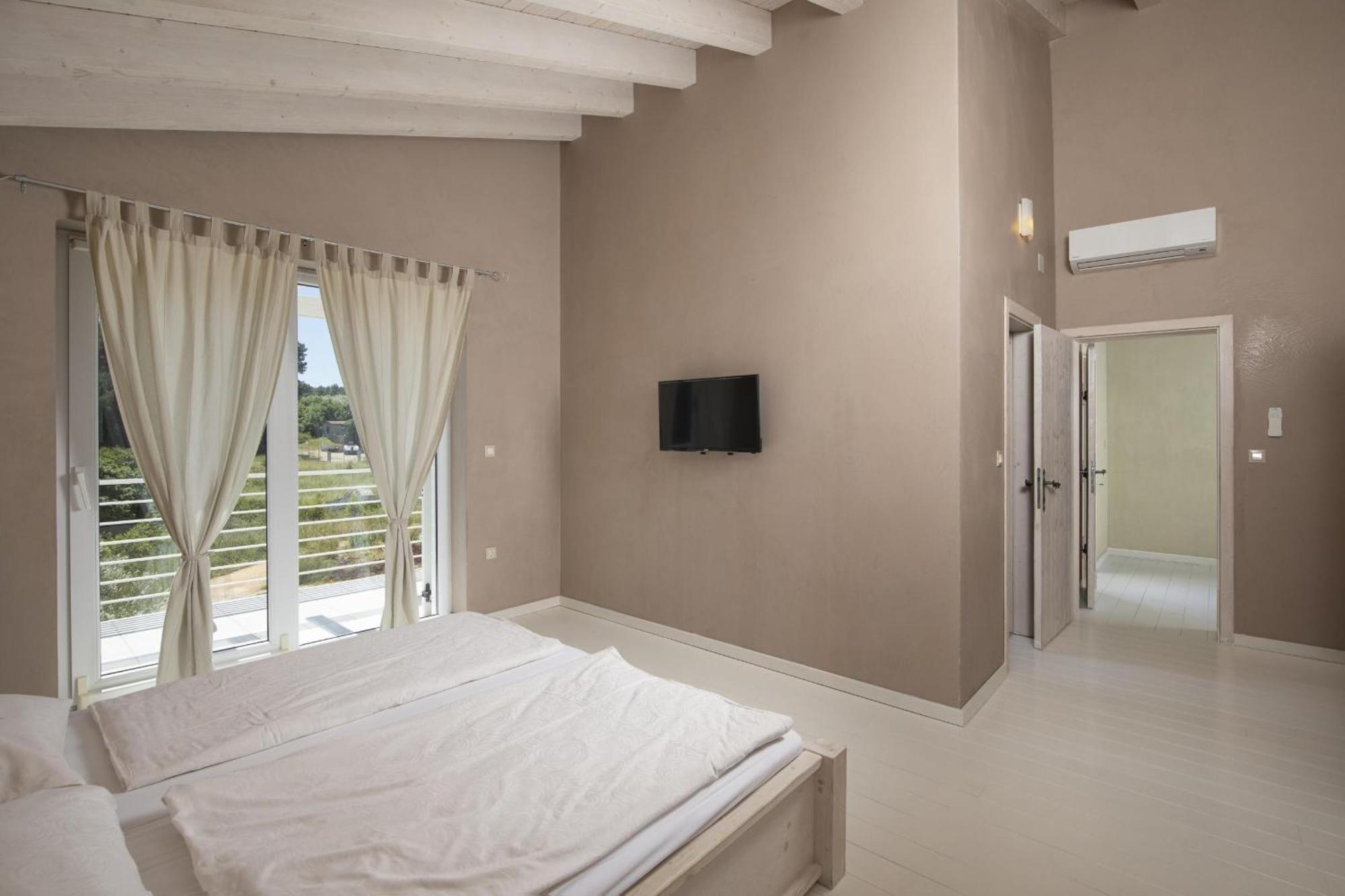 Villa Bella - Beautiful And Modern House With Pool, Souna, Jacuzzi & Playground, Liznjan - Istra Exteriér fotografie