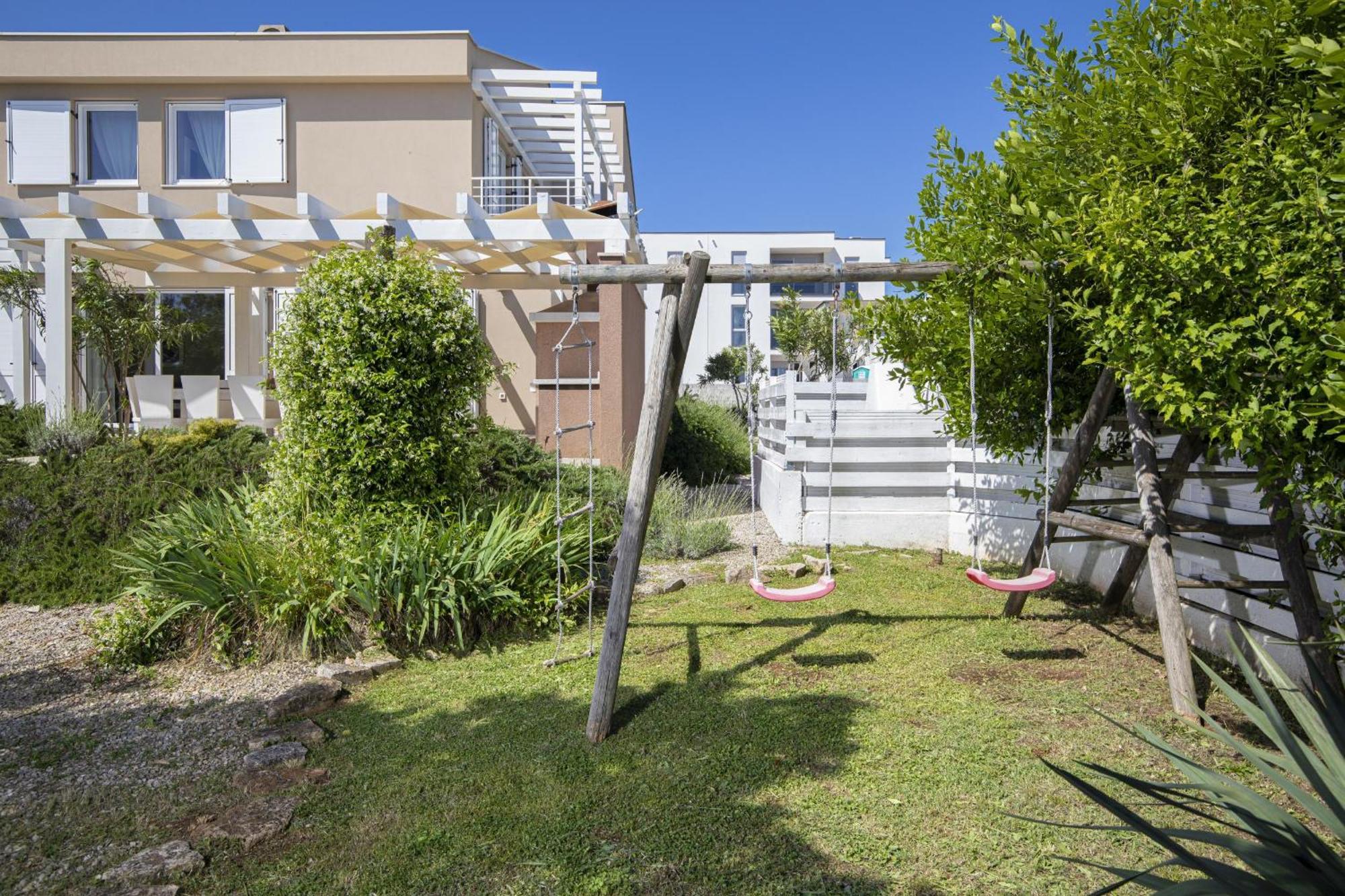Villa Bella - Beautiful And Modern House With Pool, Souna, Jacuzzi & Playground, Liznjan - Istra Exteriér fotografie