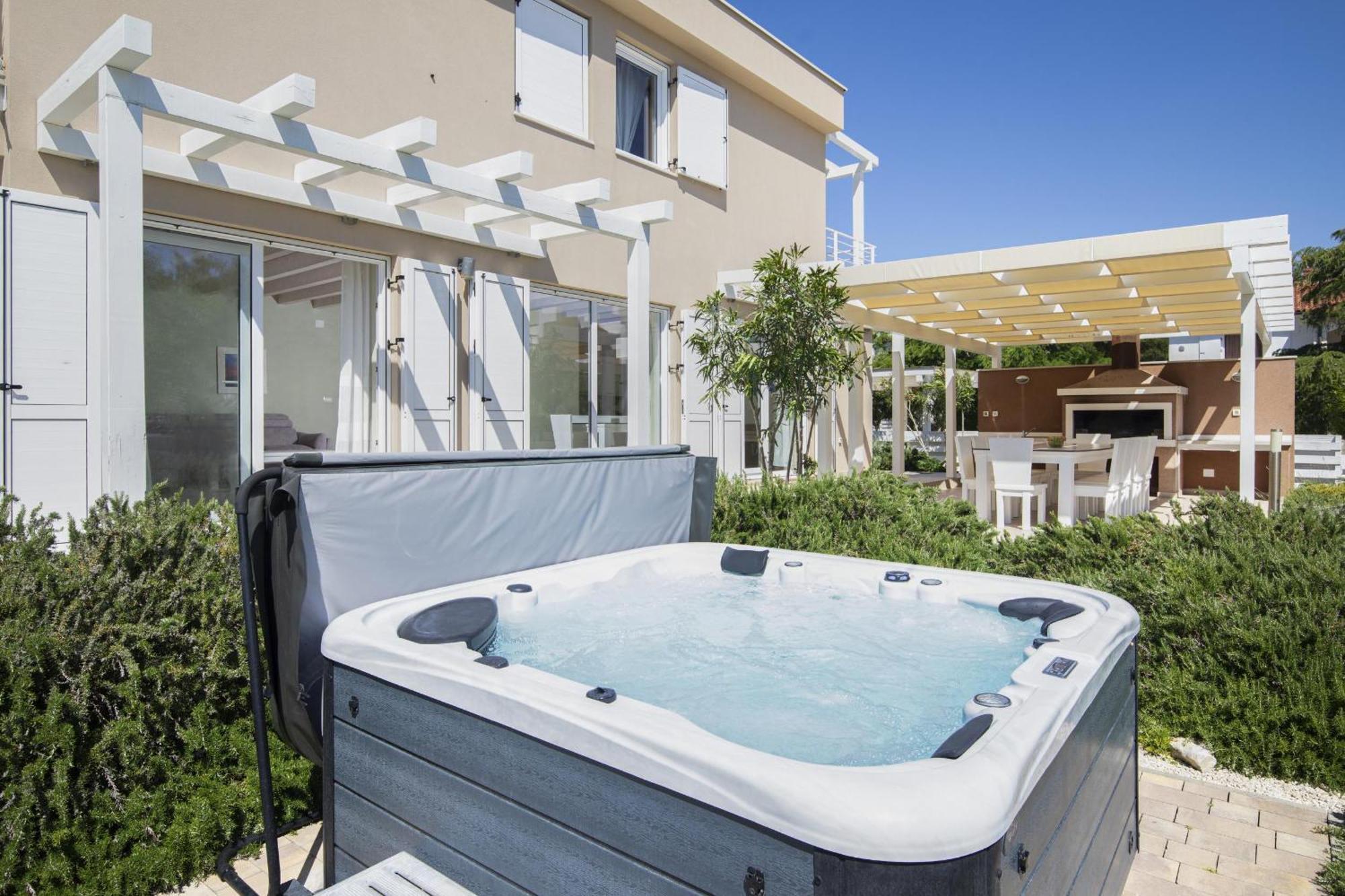 Villa Bella - Beautiful And Modern House With Pool, Souna, Jacuzzi & Playground, Liznjan - Istra Exteriér fotografie